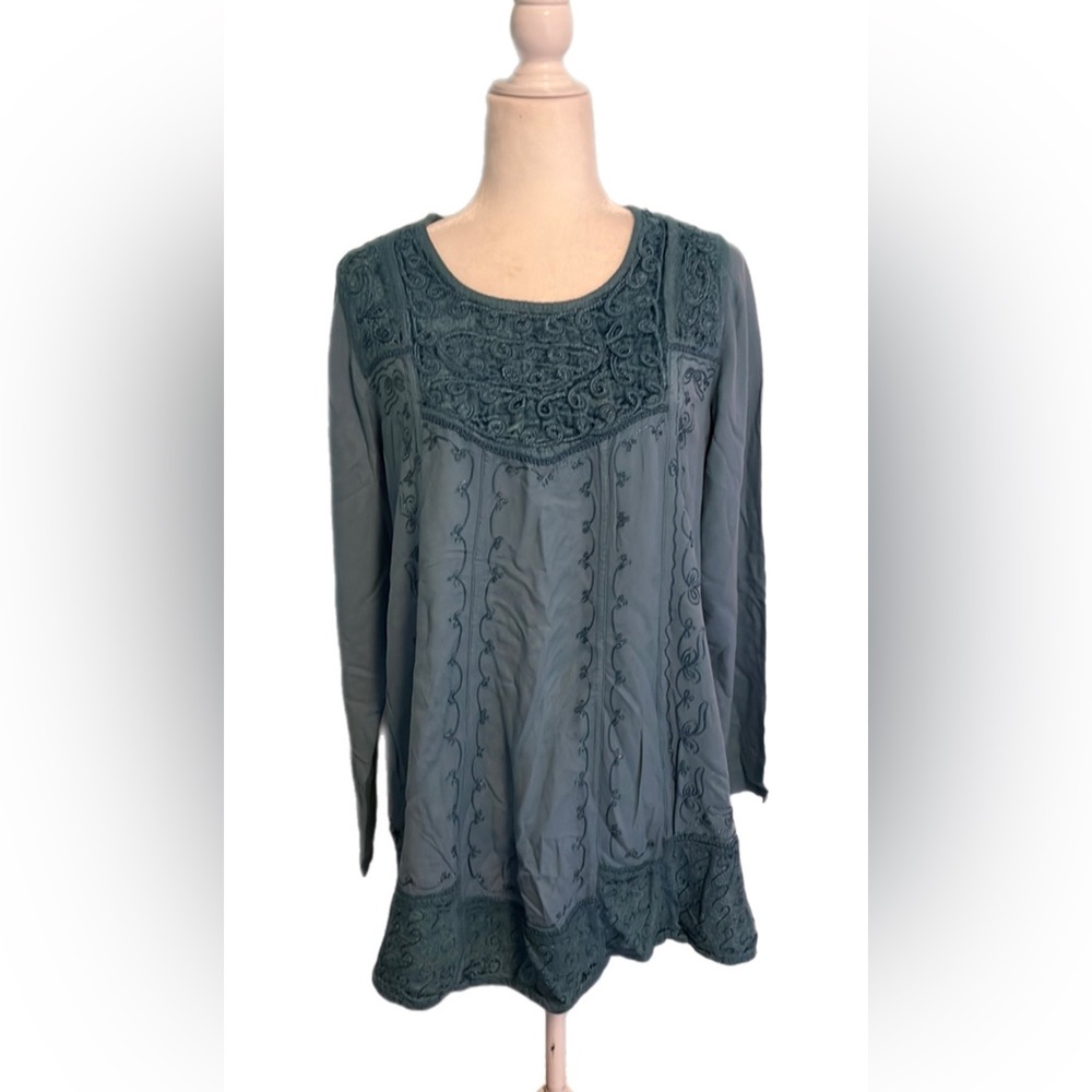 Soft Surroundings embroidered tunic size M
